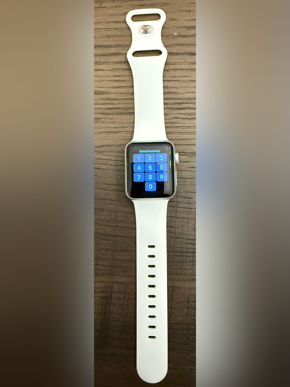 Apple Watch Series 3 with Silver Face and White Watch Band 38mm (GPS)